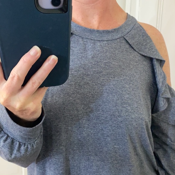 Cold Shoulder Ruffle Blouse - Picture 3 of 7